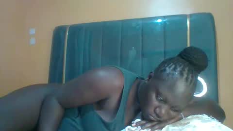 lindah32 online show from 05-06-26, 12:52