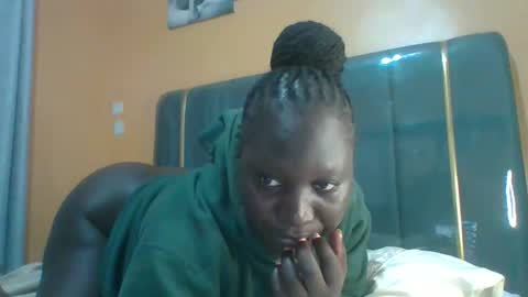 lindah32 online show from 05-10-26, 10:15