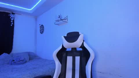 Snapshot of ladybrown_16 chatting on 12-22-24, 04:39 Lady online show from 12-22-24, 04:39