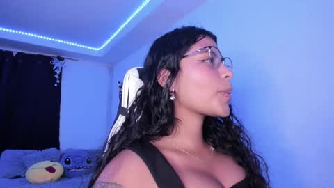 Snapshot of ladybrown_16 chatting on 12-25-24, 05:58 Lady online show from 12-25-24, 05:58