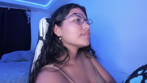 Snapshot of ladybrown_16 chatting on 12-26-24, 06:52 Lady online show from 12-26-24, 06:52