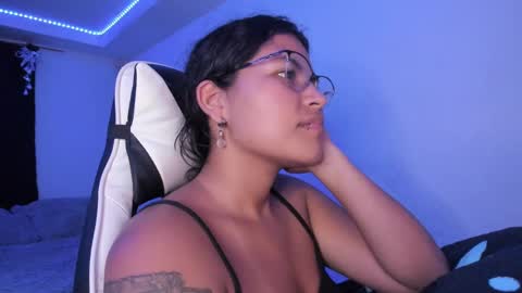 Snapshot of ladybrown_16 chatting on 12-27-24, 08:02 Lady online show from 12-27-24, 08:02