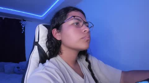 Snapshot of ladybrown_16 chatting on 12-29-24, 04:05 Lady online show from 12-29-24, 04:05