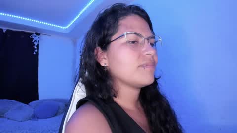 Snapshot of ladybrown_16 chatting on 01-13-25, 06:16 Lady online show from 01-13-25, 06:16