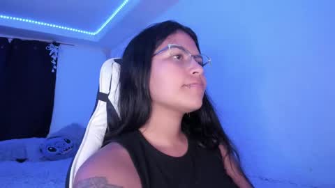 Snapshot of ladybrown_16 chatting on 01-15-25, 02:49 Lady online show from 01-15-25, 02:49