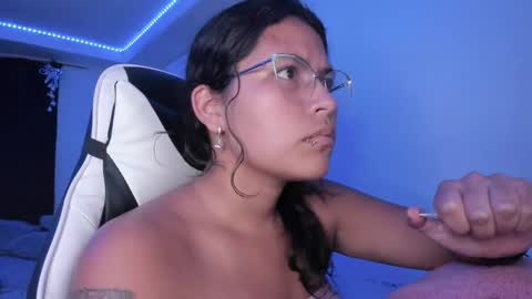 Snapshot of ladybrown_16 chatting on 01-16-25, 04:38 Lady online show from 01-16-25, 04:38