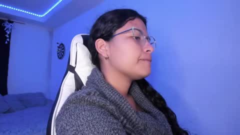 Snapshot of ladybrown_16 chatting on 01-18-25, 03:20 Lady online show from 01-18-25, 03:20