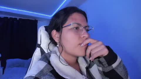 Snapshot of ladybrown_16 chatting on 01-22-25, 04:13 Lady online show from 01-22-25, 04:13