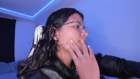 Snapshot of ladybrown_16 chatting on 01-24-25, 08:23 Lady online show from 01-24-25, 08:23