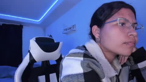 Snapshot of ladybrown_16 chatting on 01-26-25, 03:27 Lady online show from 01-26-25, 03:27