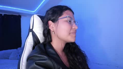 Snapshot of ladybrown_16 chatting on 01-27-25, 05:36 Lady online show from 01-27-25, 05:36