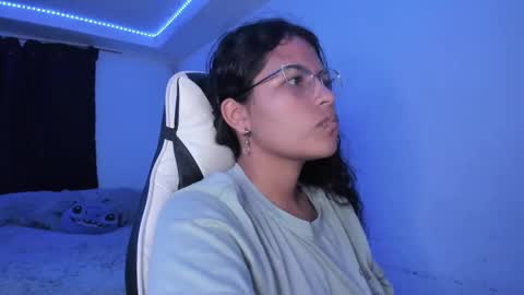 Snapshot of ladybrown_16 chatting on 02-03-25, 06:45 Lady online show from 02-03-25, 06:45