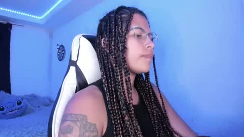 Snapshot of ladybrown_16 chatting on 02-06-25, 03:06 Lady online show from 02-06-25, 03:06