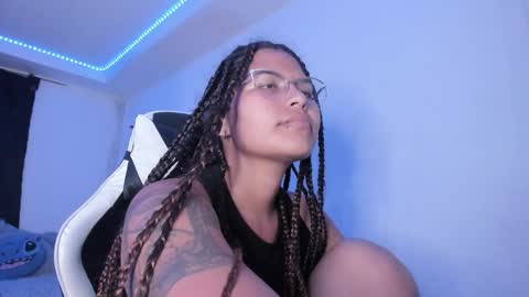 Snapshot of ladybrown_16 chatting on 02-06-25, 06:08 Lady online show from 02-06-25, 06:08