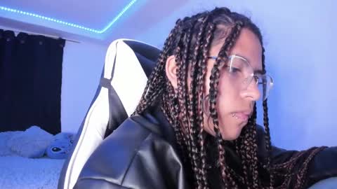 Snapshot of ladybrown_16 chatting on 02-07-25, 06:03 Lady online show from 02-07-25, 06:03