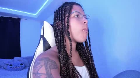 Snapshot of ladybrown_16 chatting on 02-10-25, 04:52 Lady online show from 02-10-25, 04:52