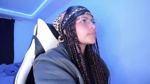 Snapshot of ladybrown_16 chatting on 02-12-25, 03:07 Lady online show from 02-12-25, 03:07