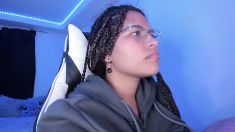 Snapshot of ladybrown_16 chatting on 02-14-25, 04:58 Lady online show from 02-14-25, 04:58