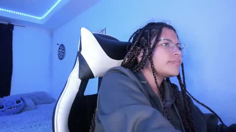 Snapshot of ladybrown_16 chatting on 02-14-25, 07:59 Lady online show from 02-14-25, 07:59