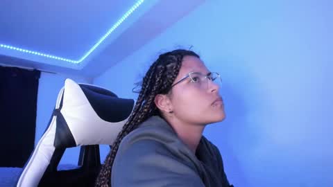 Snapshot of ladybrown_16 chatting on 02-15-25, 07:16 Lady online show from 02-15-25, 07:16