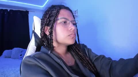 Snapshot of ladybrown_16 chatting on 02-18-25, 03:10 Lady online show from 02-18-25, 03:10