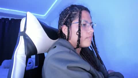 Snapshot of ladybrown_16 chatting on 02-18-25, 06:15 Lady online show from 02-18-25, 06:15