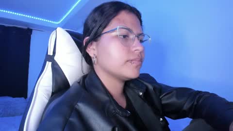 Snapshot of ladybrown_16 chatting on 02-27-25, 03:25 Lady online show from 02-27-25, 03:25