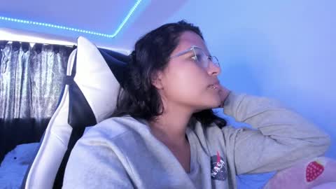 Snapshot of ladybrown_16 chatting on 02-28-25, 01:47 Lady online show from 02-28-25, 01:47