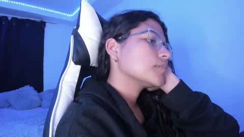 Snapshot of ladybrown_16 chatting on 03-04-25, 03:44 Lady online show from 03-04-25, 03:44