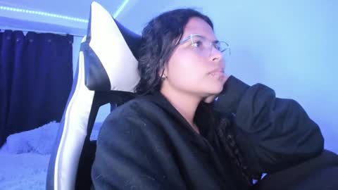 Snapshot of ladybrown_16 chatting on 03-04-25, 06:47 Lady online show from 03-04-25, 06:47