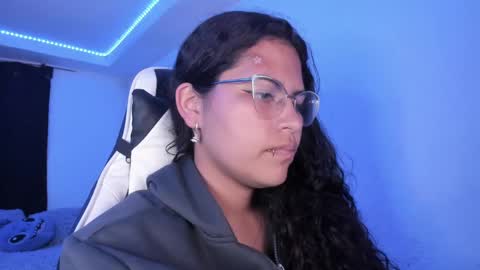 Snapshot of ladybrown_16 chatting on 03-06-25, 03:13 Lady online show from 03-06-25, 03:13