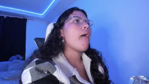 Snapshot of ladybrown_16 chatting on 03-10-25, 02:06 Lady online show from 03-10-25, 02:06