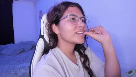 Snapshot of ladybrown_16 chatting on 09-20-25, 03:07 Lady online show from 09-20-25, 03:07