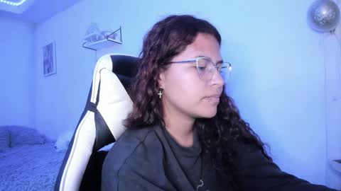 Snapshot of ladybrown_16 chatting on 10-03-25, 05:04 Lady online show from 10-03-25, 05:04