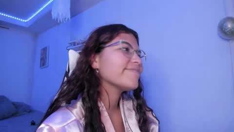 Snapshot of ladybrown_16 chatting on 10-17-25, 02:26 Lady online show from 10-17-25, 02:26