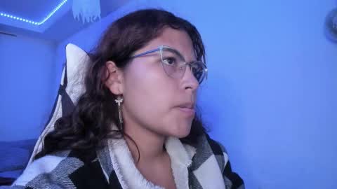 Snapshot of ladybrown_16 chatting on 10-19-25, 02:34 Lady online show from 10-19-25, 02:34