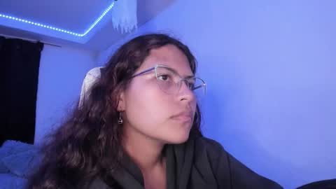 Snapshot of ladybrown_16 chatting on 10-31-25, 06:25 Lady online show from 10-31-25, 06:25