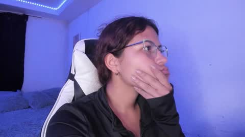 Snapshot of ladybrown_16 chatting on 11-08-25, 05:07 Lady online show from 11-08-25, 05:07