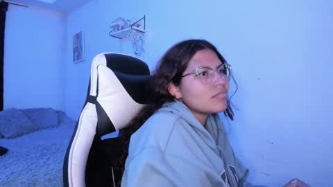  Lady  online show from 12-05-25, 03:15