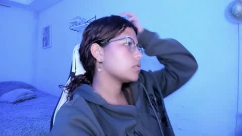  Lady  online show from 12-20-25, 02:40