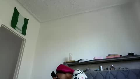 Snapshot of ladycinnabon chatting on 10-04-25, 03:32 Stephanie online show from 10-04-25, 03:32