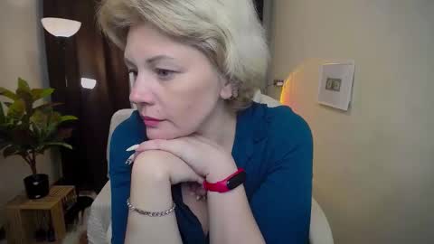 Snapshot of ladyelina chatting on 09-10-25, 11:54 ladyelina online show from 09-10-25, 11:54