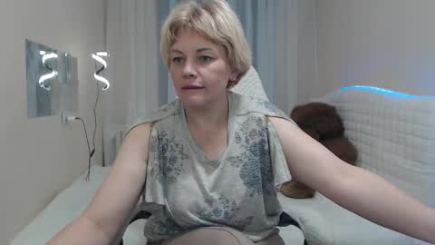 Snapshot of ladyelina chatting on 09-12-25, 12:27 ladyelina online show from 09-12-25, 12:27