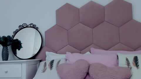 Lia online show from 02-19-25, 08:12