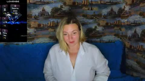 ladylucky_ online show from 09-30-25, 03:33