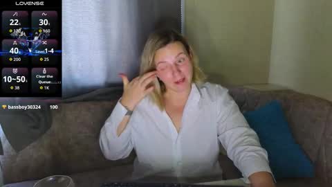 ladylucky_ online show from 10-20-25, 02:01