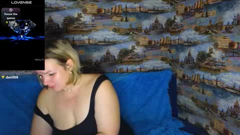 ladylucky_ online show from 10-24-25, 02:08
