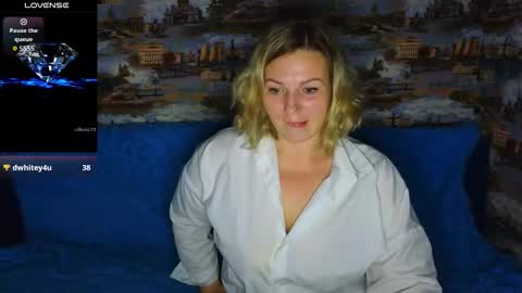 ladylucky_ online show from 10-27-25, 01:09