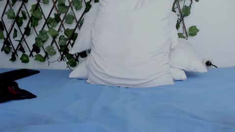 Snapshot of ladysexy_hot19 chatting on 12-22-24, 03:00 Ladysexy hot19 online show from 12-22-24, 03:00