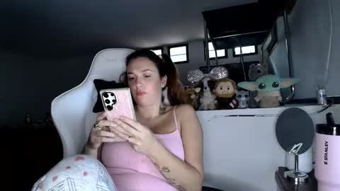 Snapshot of ladysusurros chatting on 11-21-25, 09:57 ladysusurros online show from 11-21-25, 09:57